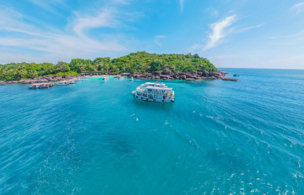 CÁP TREO VÀ TOUR 4 ĐẢO BẰNG CANO